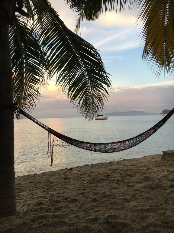 Bamboo House Beach Lodge & Restaurant Пуерто Галера Екстериор снимка